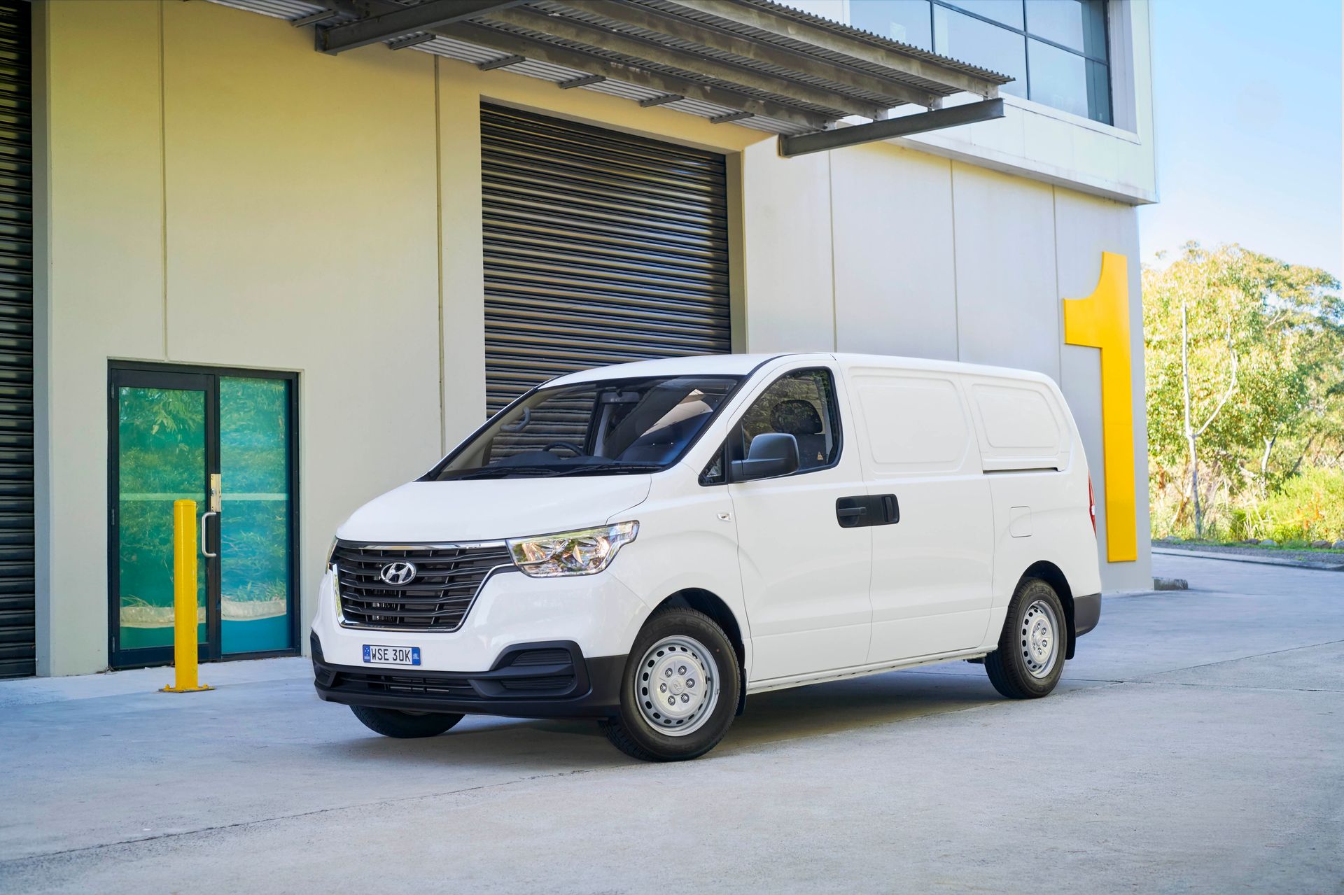 2020 Hyundai iLoad price and specs | CarExpert