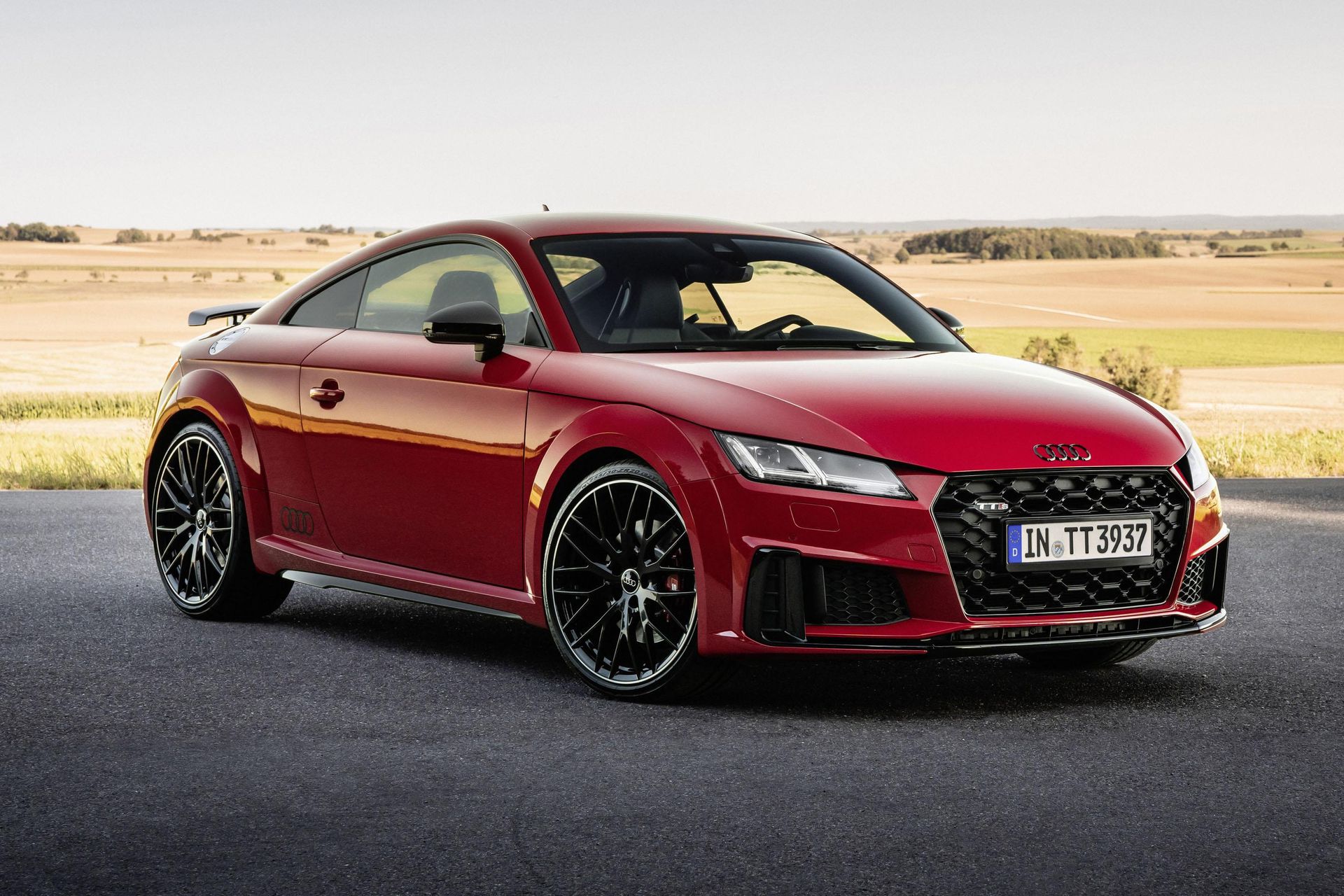 2020-11-audi-tts-competition-