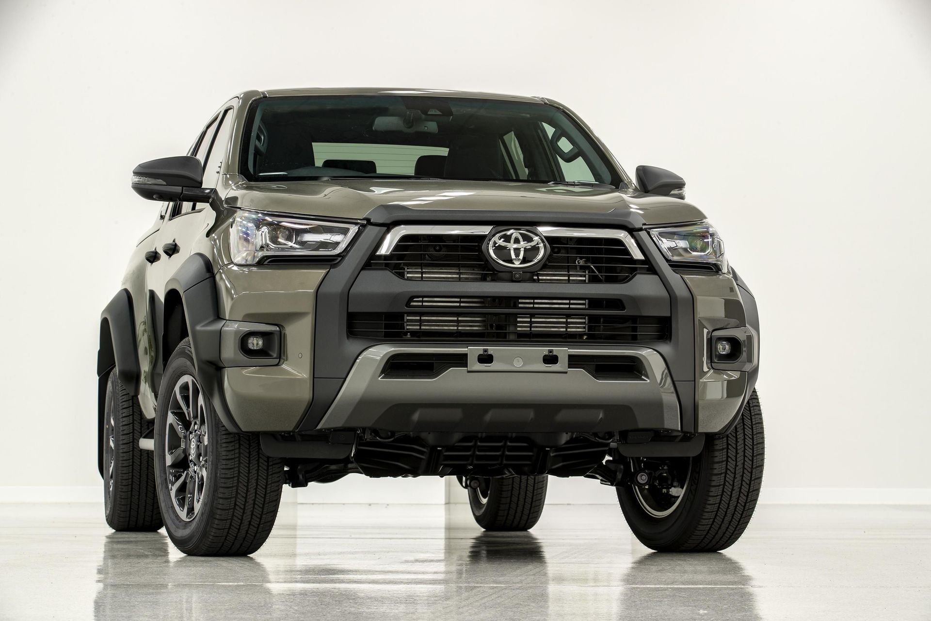 Elegant Toyota Hilux 2023 Specifications Gallery