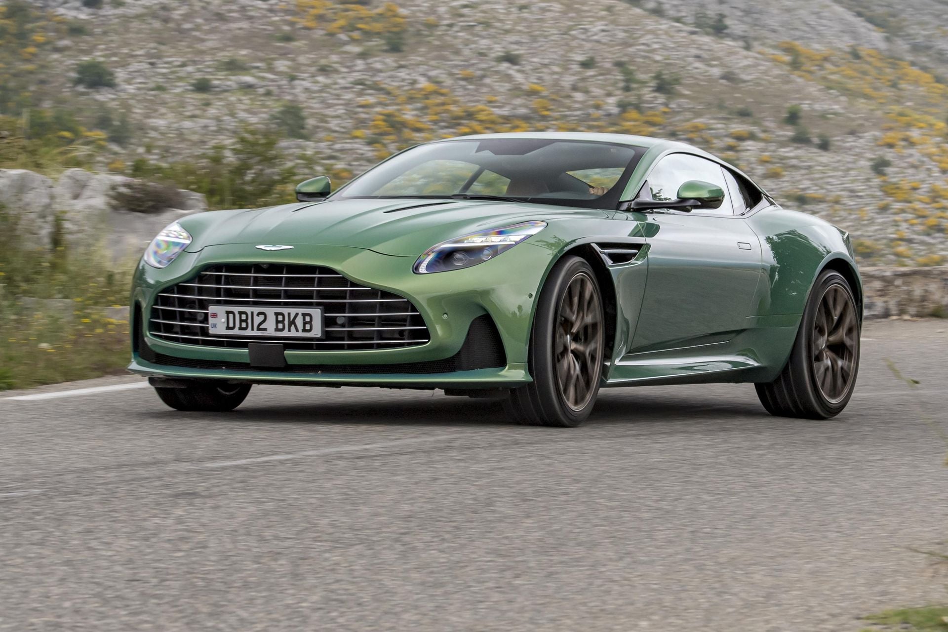 Aston Martin DB12