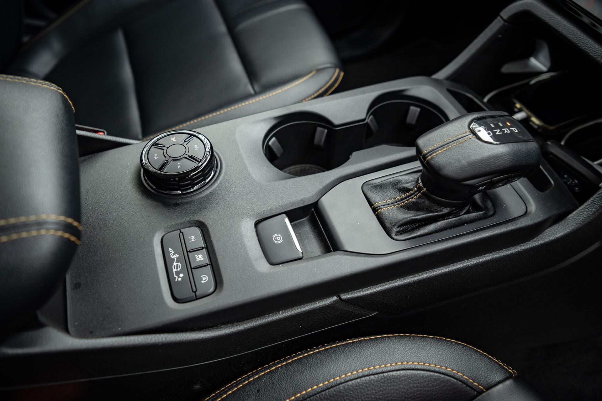 Ford Ranger Buttons Ford Ranger Wildtrak Bi-Turbo vs 2024 Toyota HiLux Rogue MHEV: Spec ...