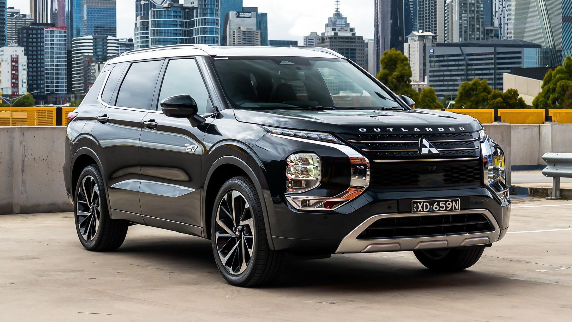 2024 Mitsubishi Outlander PHEV Exceed Tourer review | CarExpert