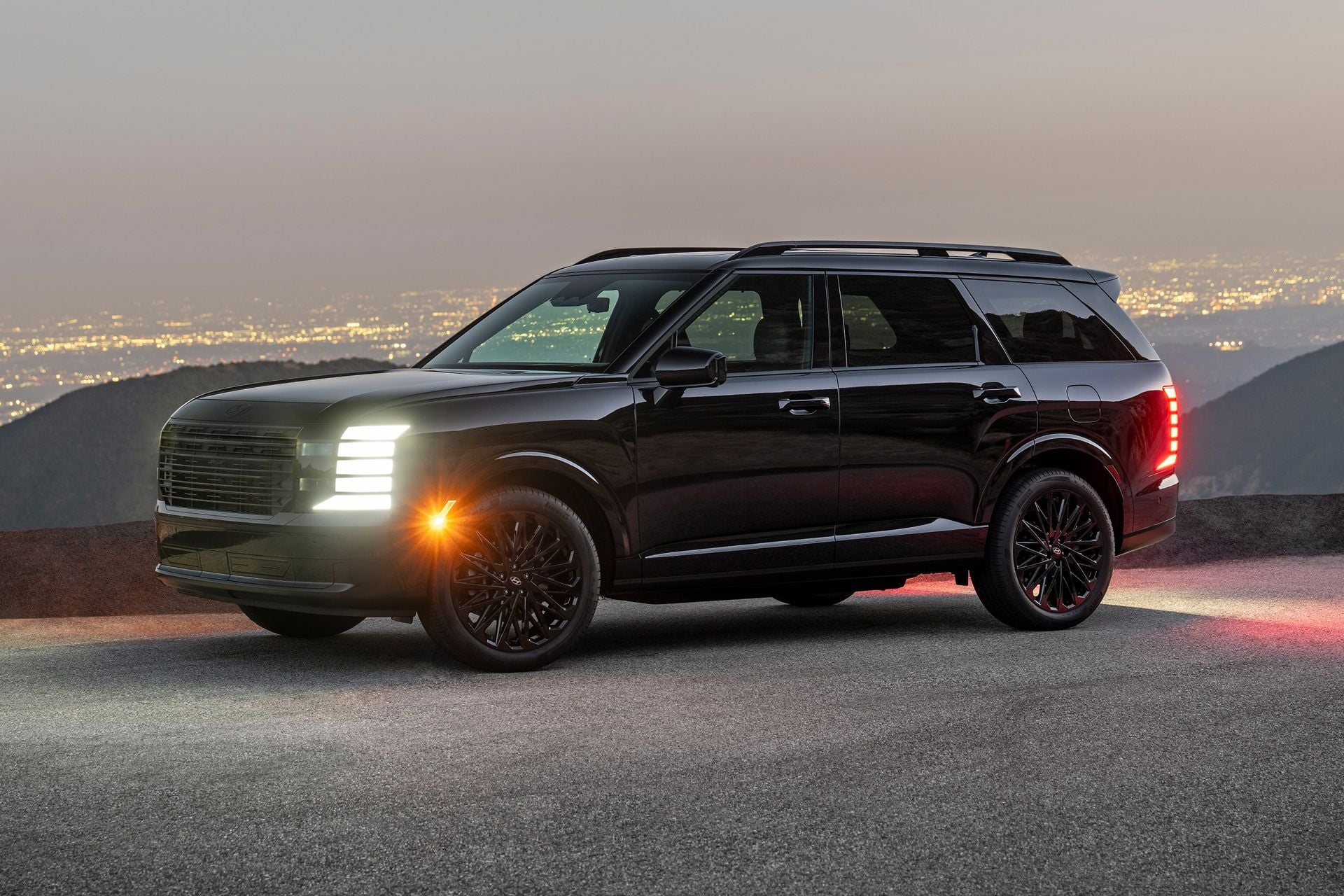 2026 Hyundai Palisade Calligraphy Black Ink: Blacked-out SUV priced for
