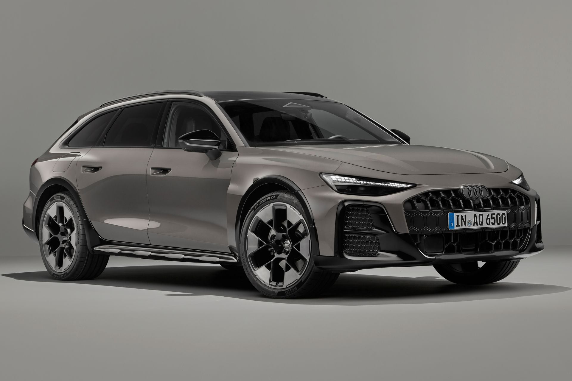 Audi A6 allroad quattro C9, вид спереди три четверти