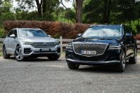2021 Genesis GV80 3.0D v Volkswagen Touareg 210TDI R-Line comparison