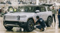 Rivian R1S electric SUV deliveries commence