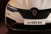 Renault looking to bring its first hybrid to Australia