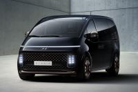 Hyundai wants to tackle Mercedes-Benz with posh people mover