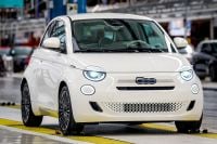 Fiat 500 Hybrid: Electric hatch re-engineered for petrol engine, manual transmission