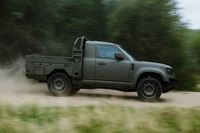 Land Rover Defender pickup revealed
