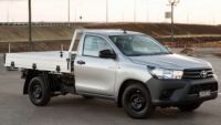 Toyota HiLux SR (4x4)