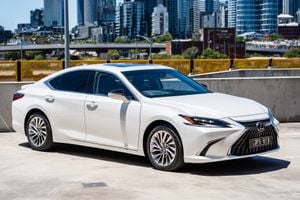 Lexus ES