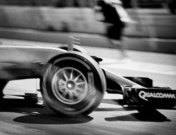 Formula 1 shot with 104 year old camera: The results are amazing ...