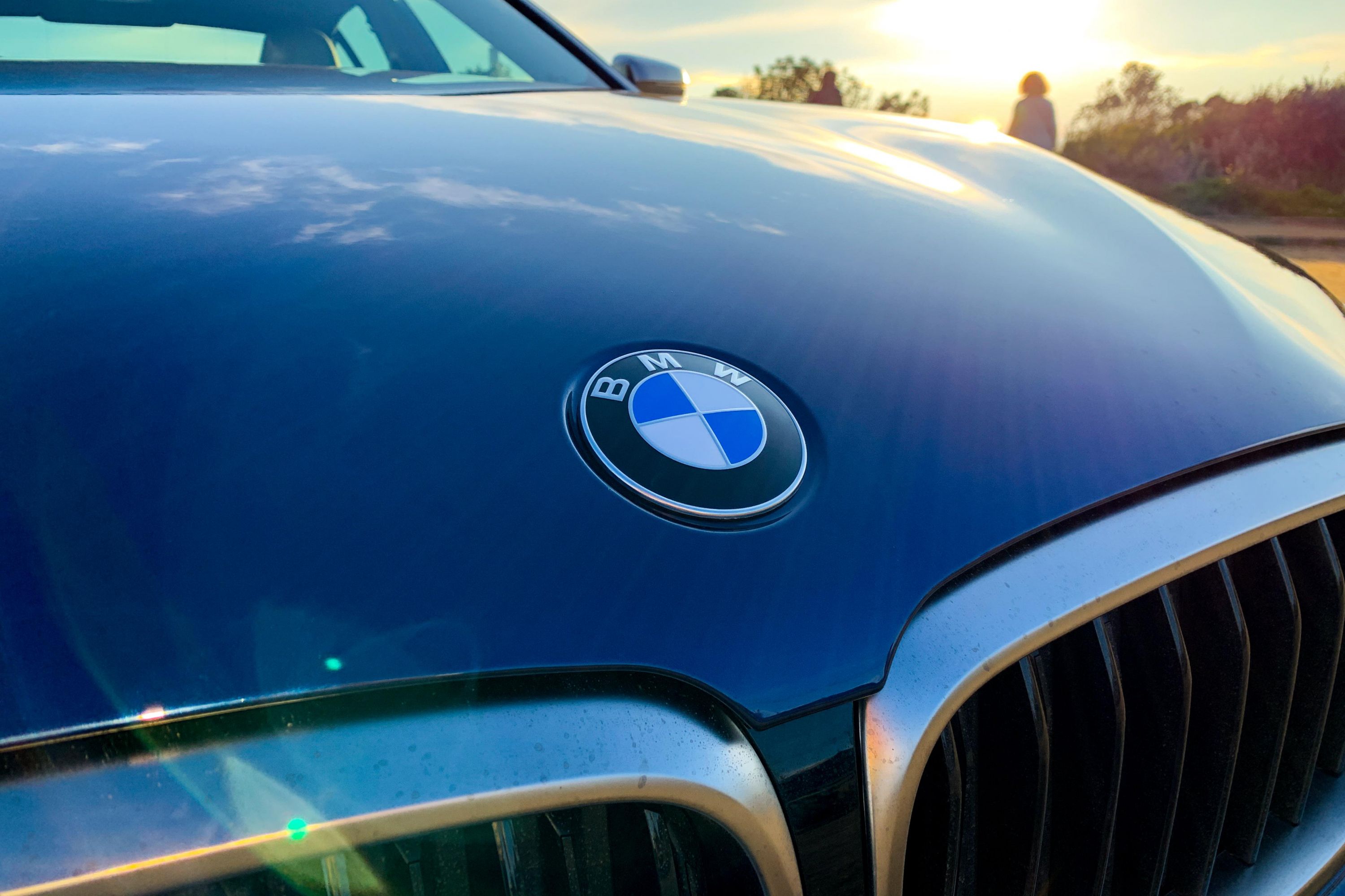 BMW logo and some history behind the car