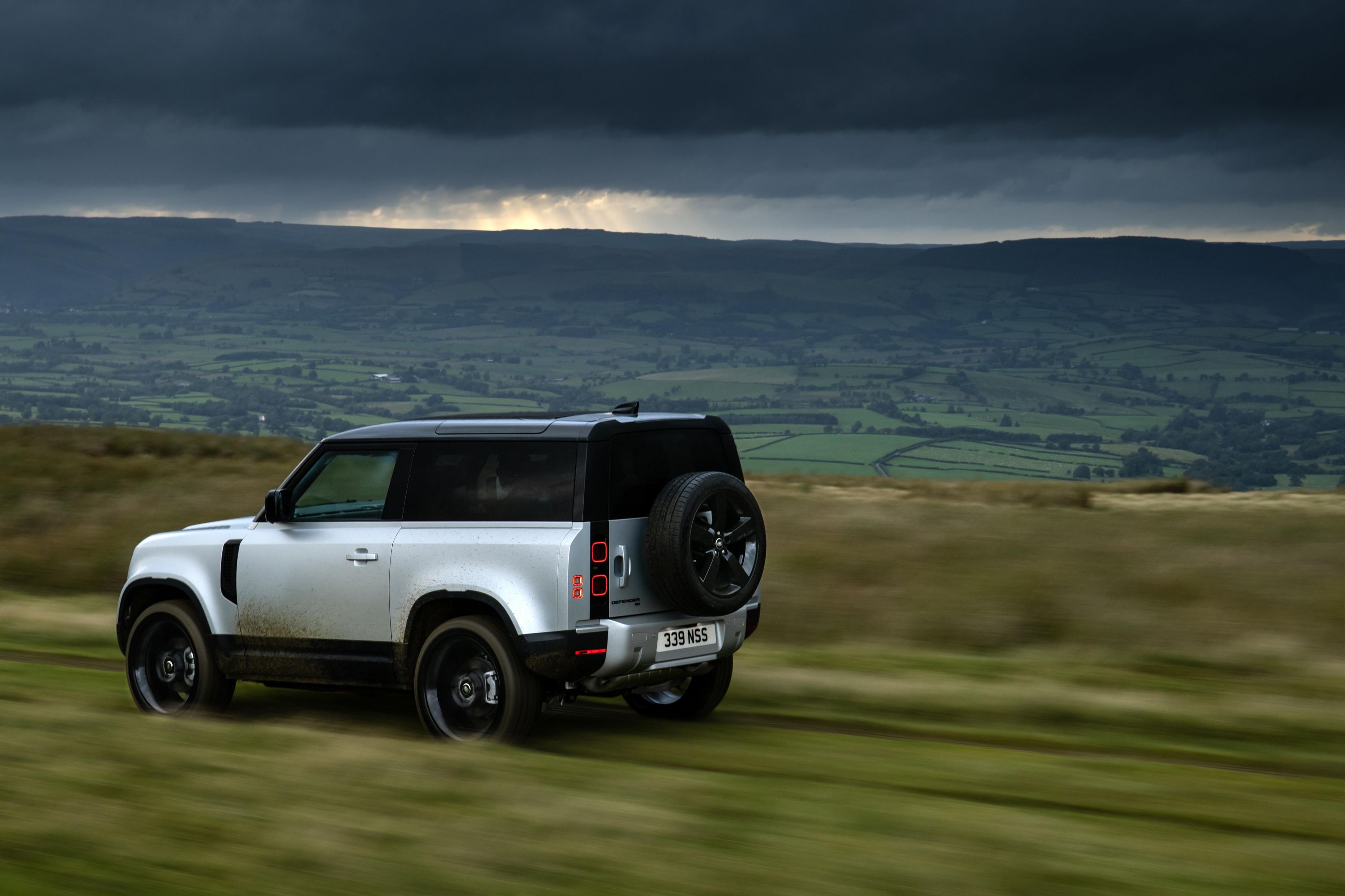 2021 Land Rover Defender gets new engines, new options ...