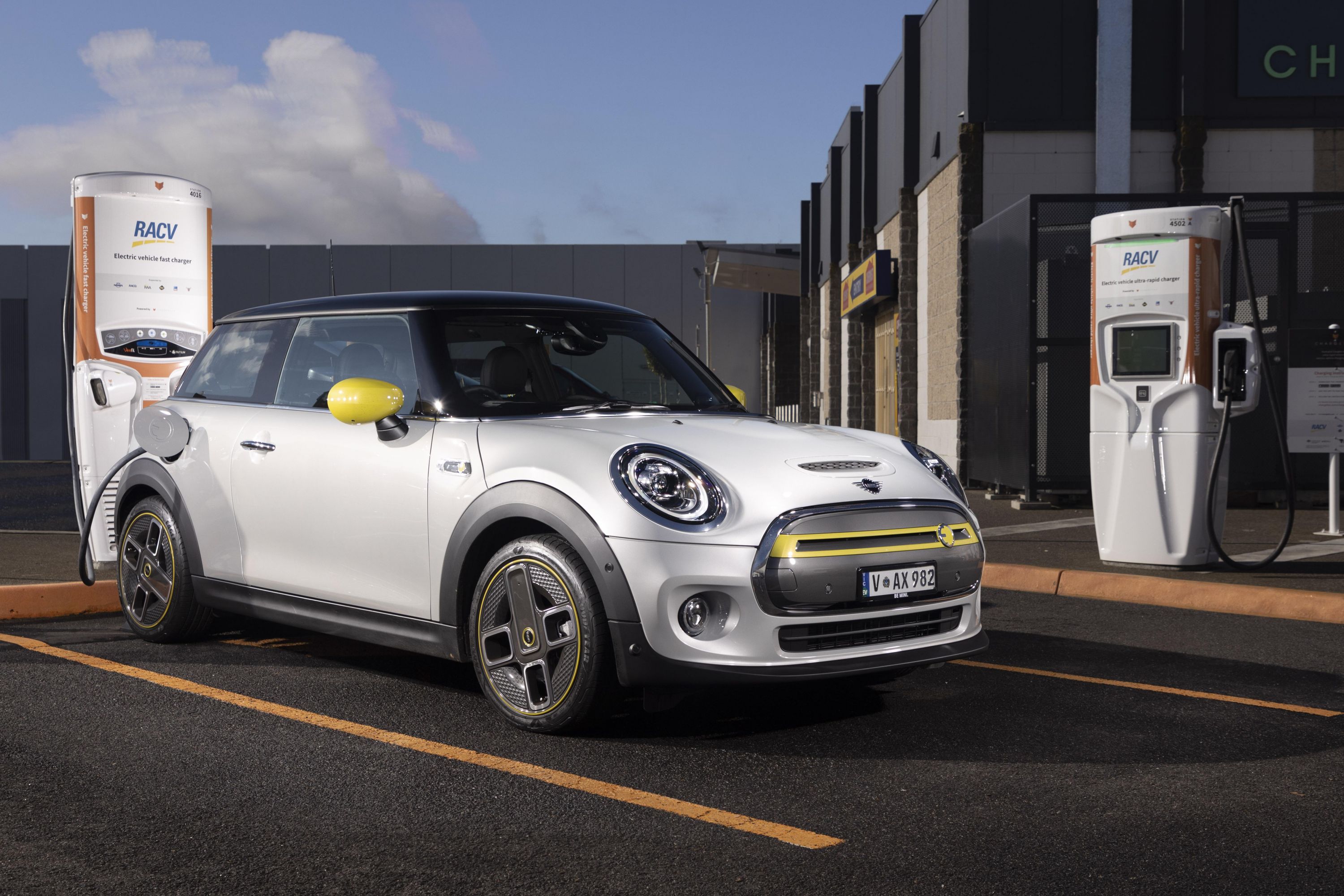 Mini confirms all-new electric crossover | CarExpert