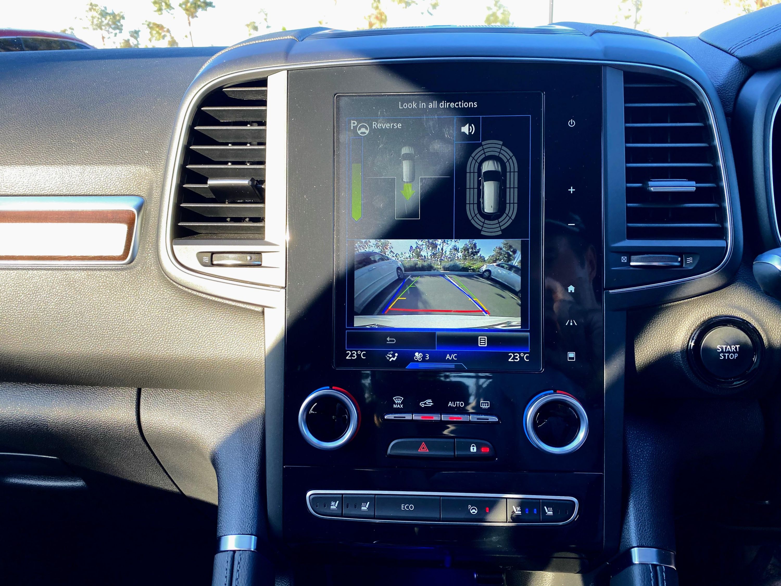 Renault Megane 4,2019, upgrade from radio to small/big display infotainment  system. : r/Renault