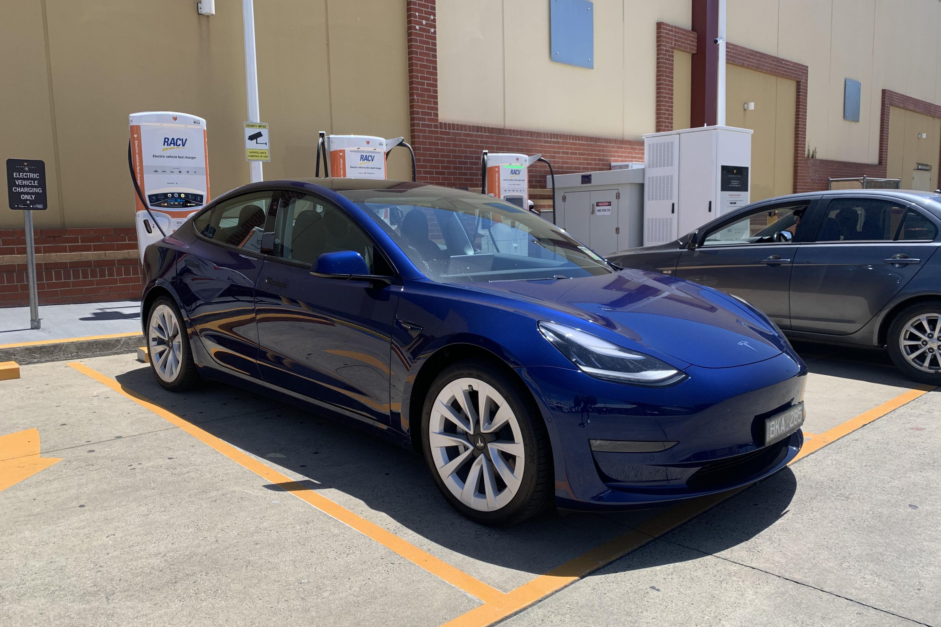 2021 tesla model on sale 3 lr