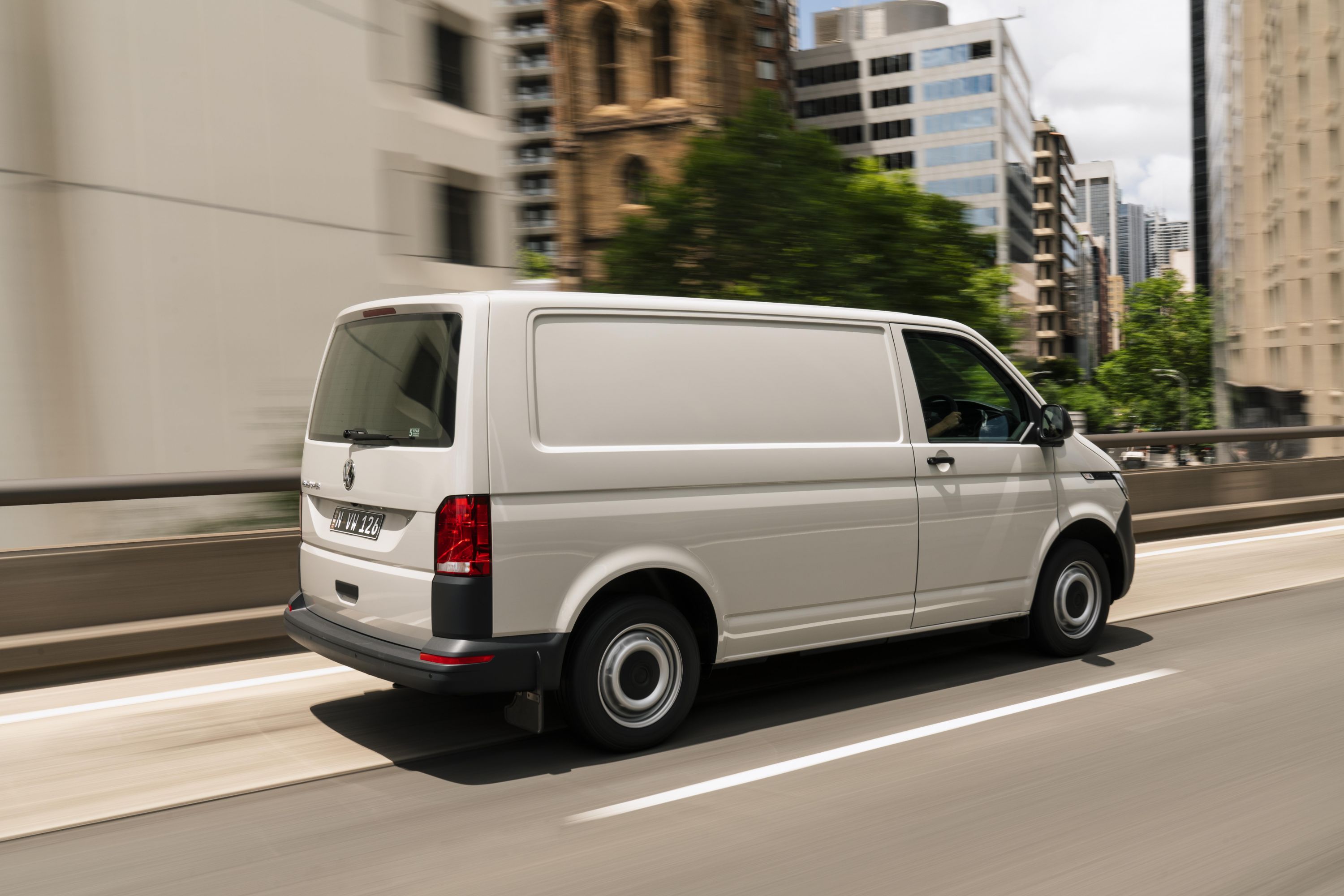 Best Medium Van: Volkswagen Transporter TDI340 Review
