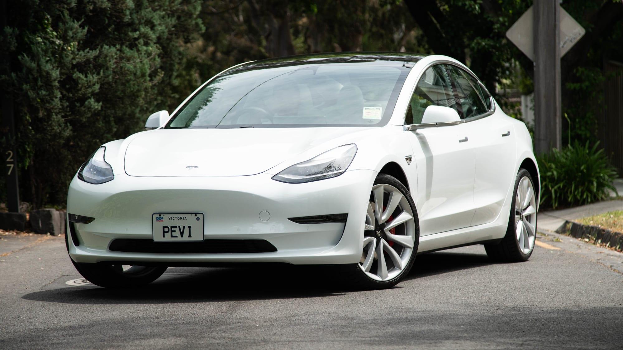 Tesla model performance. Tesla model 3. Tesla model 3 перфоманс. Tesla model 3 Performance i. Tesla model 3 Performance белая.