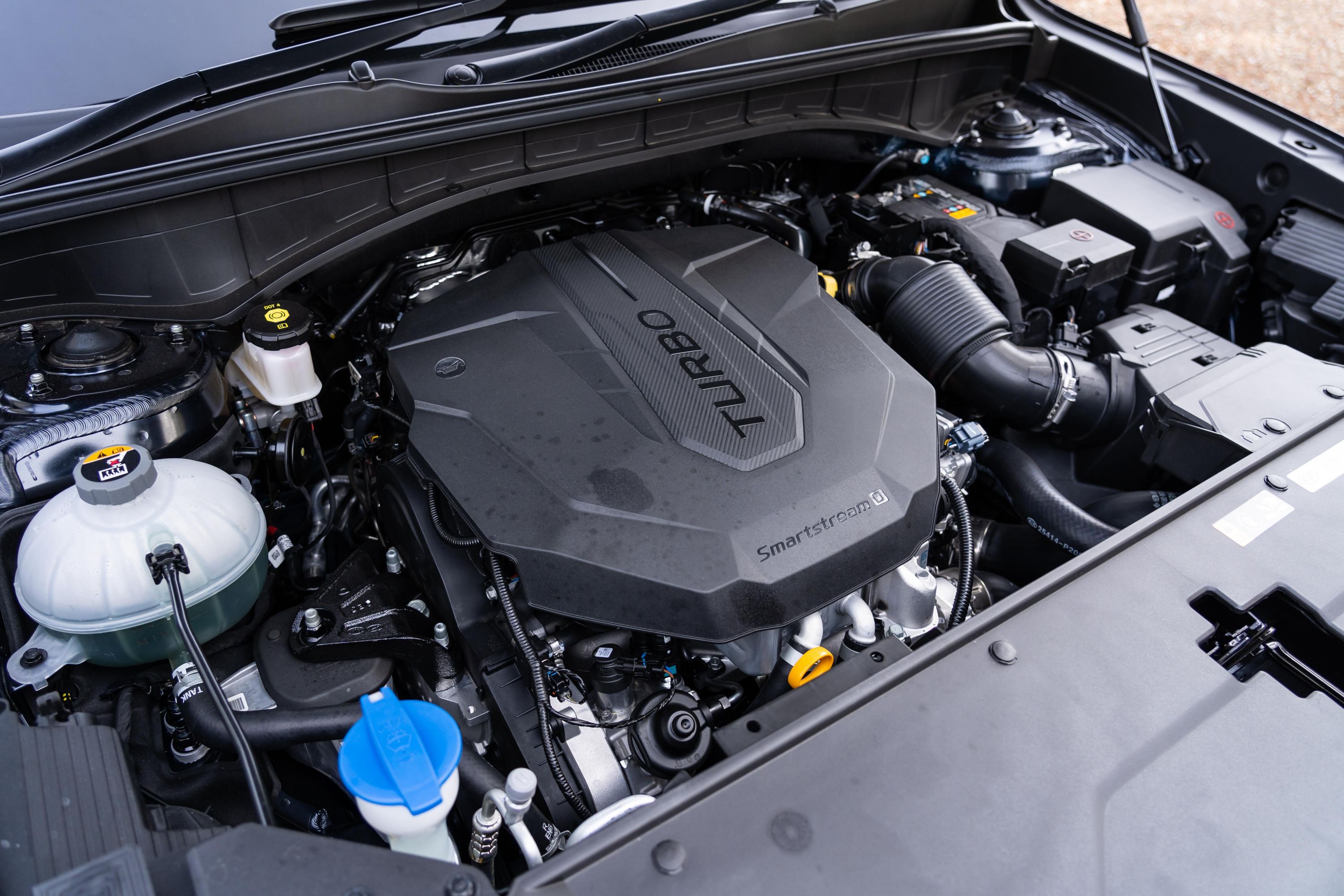 2022 Kia Sorento Plug-in Hybrid v Diesel comparison | CarExpert
