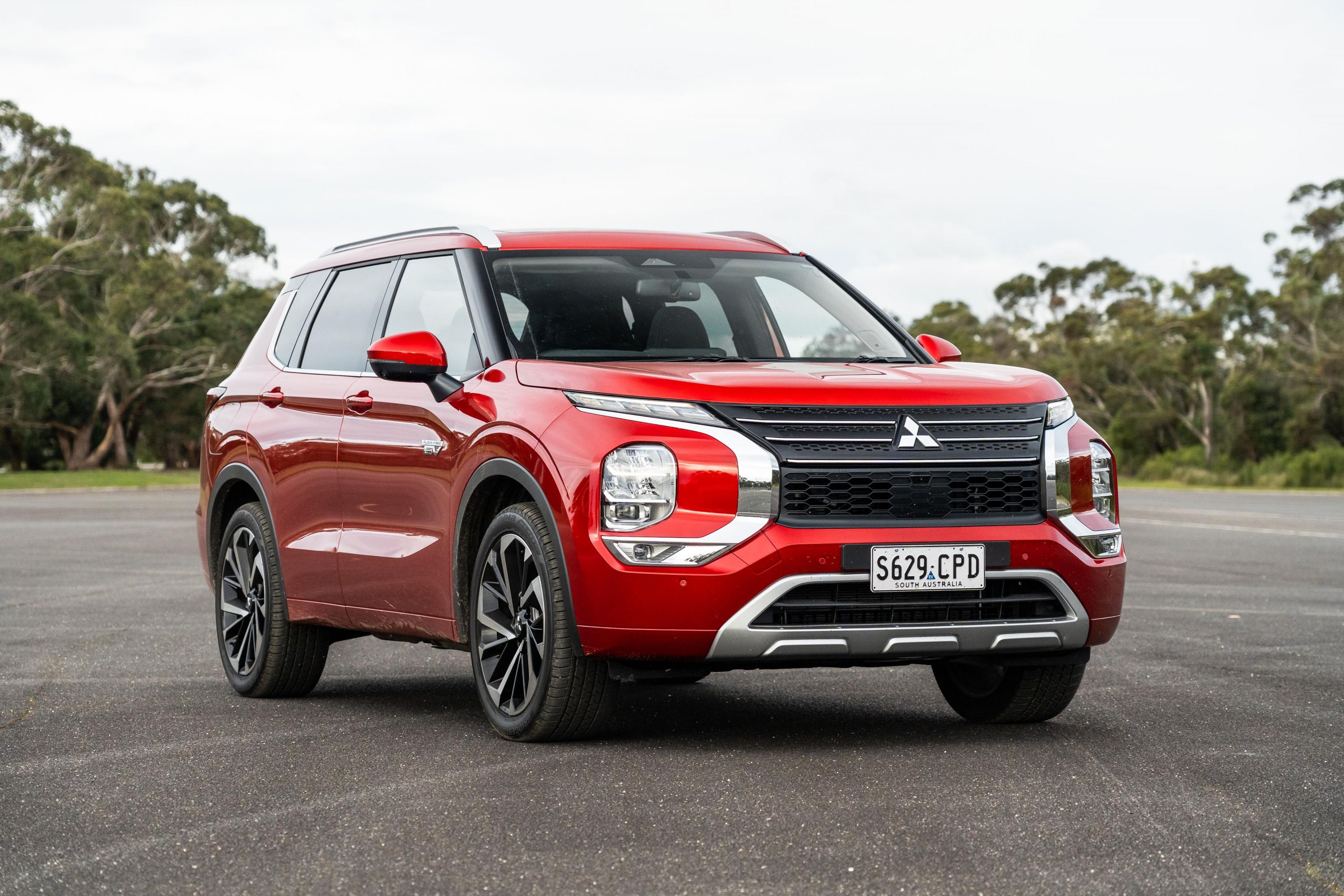 2023 Mitsubishi Outlander PHEV First Test: How To Do a Plug-In