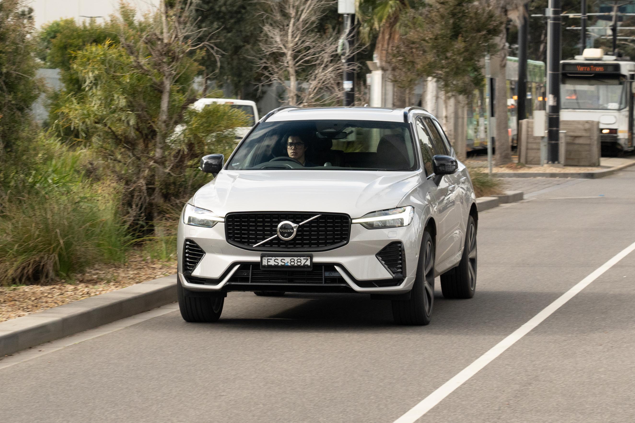 2022 Volvo XC60 B6 First Test: Gorgeous and Updated but Showing Its Age  Inside