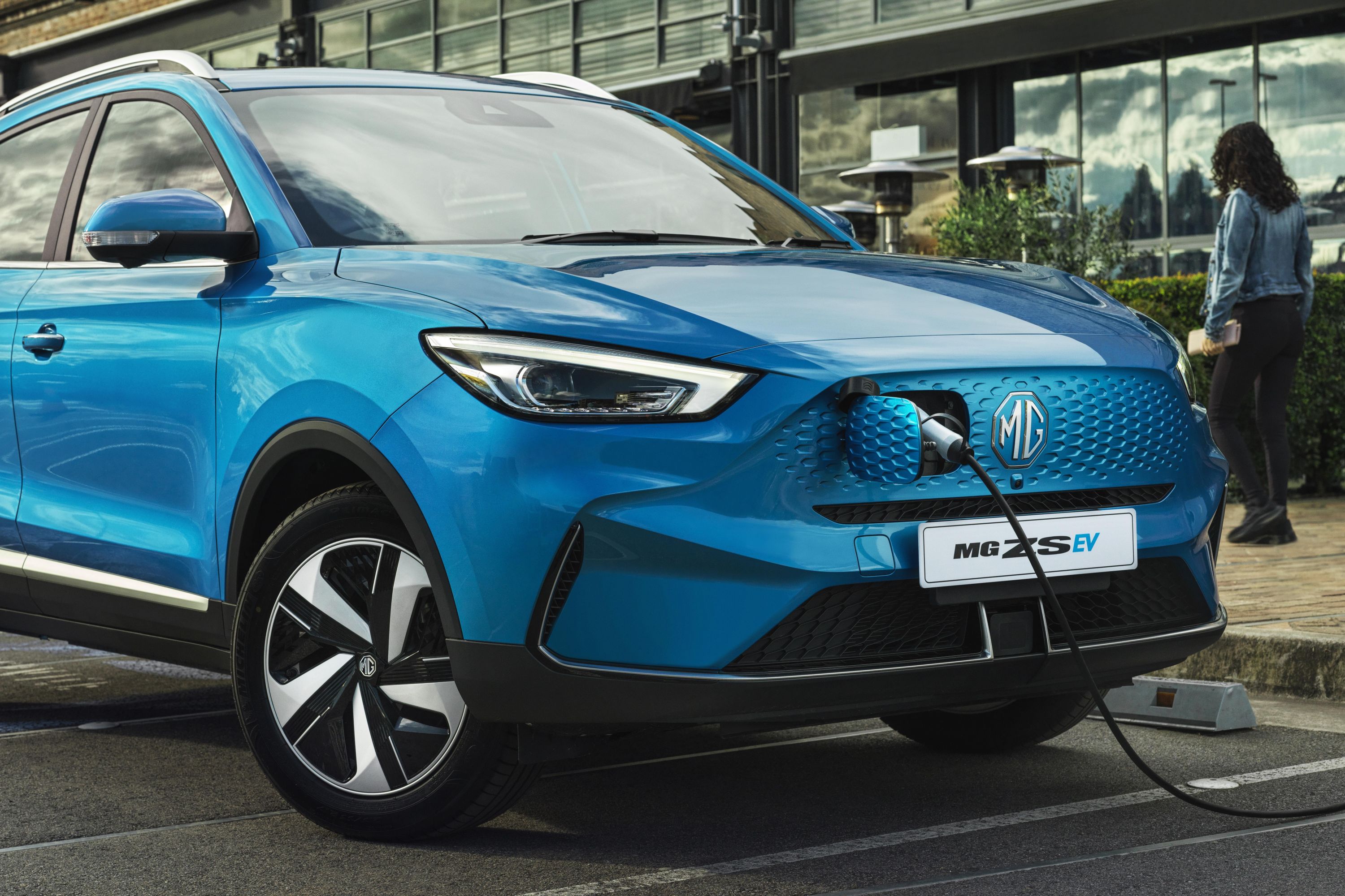 MG ZS EV Specifications - Dimensions, Configurations, Features, Engine cc