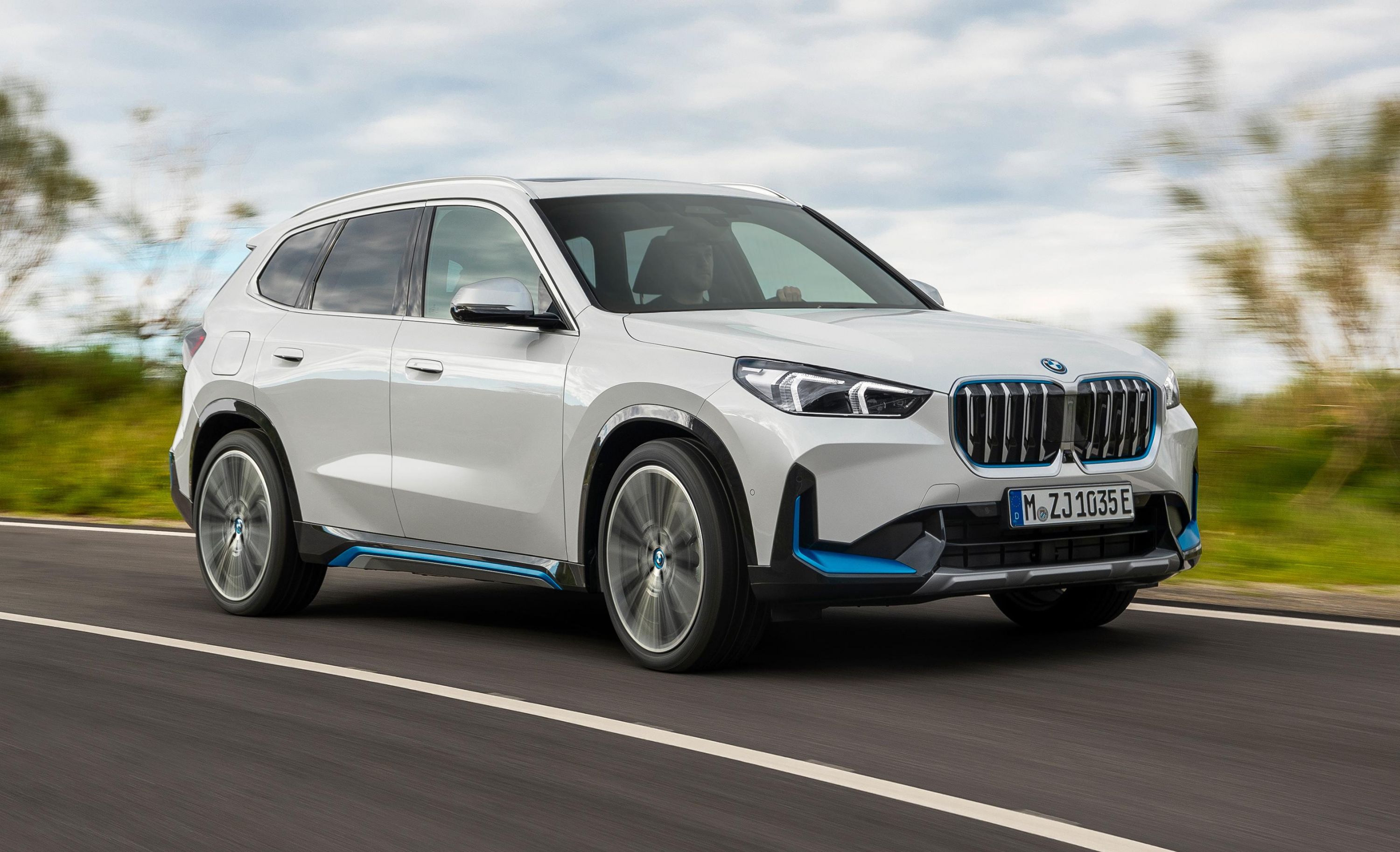 2023 BMW IX1 Xdrive30L M Sports Suit 450km Hatchback High-End Brand  Household Cheap Electric Cars New Energy Vehicles Used Cars - China  Electrical Car, New Energy Vehicle