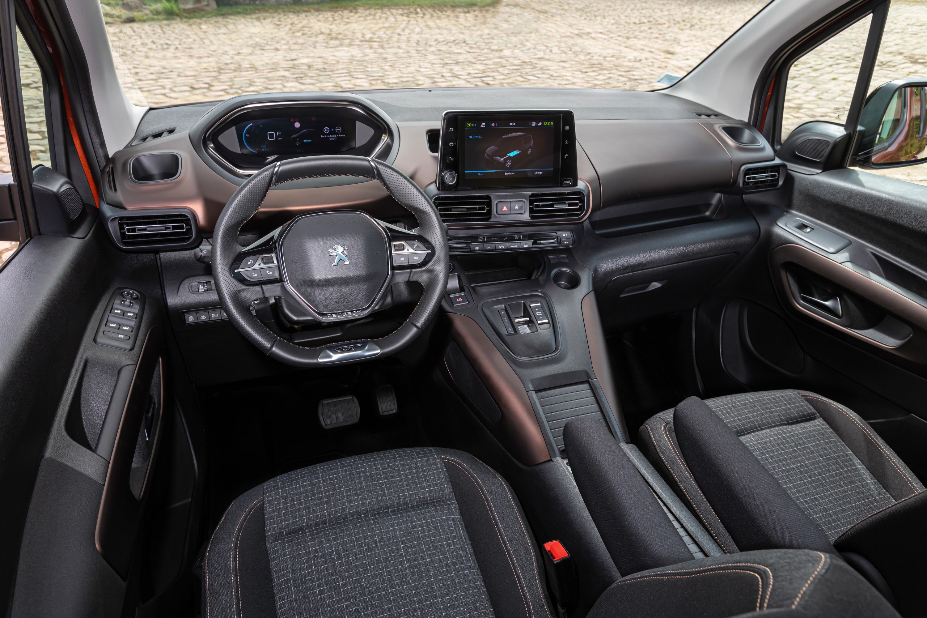 Peugeot Rifter (2024) interior