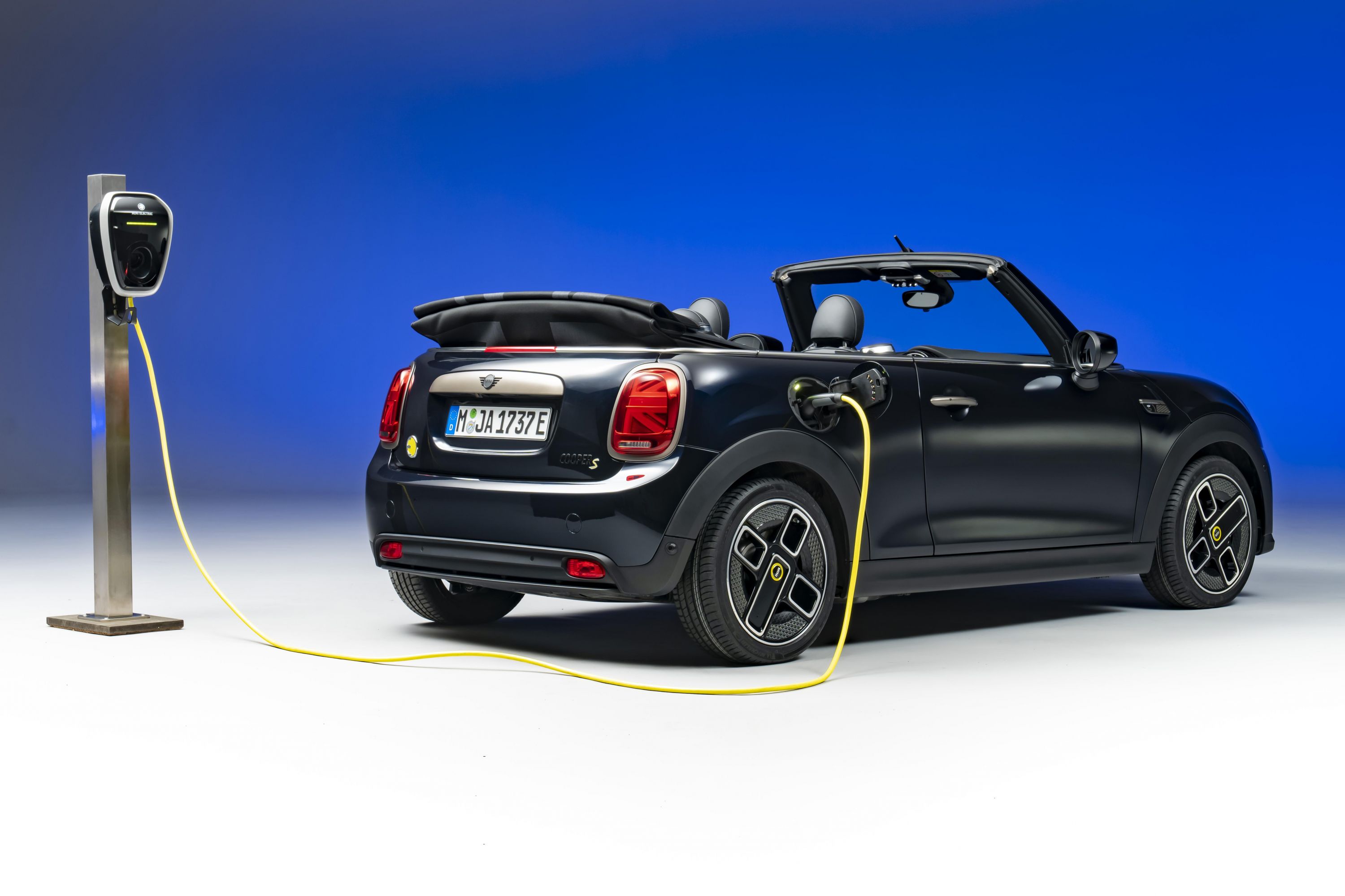 Mini Electric goes topless in Europe | CarExpert