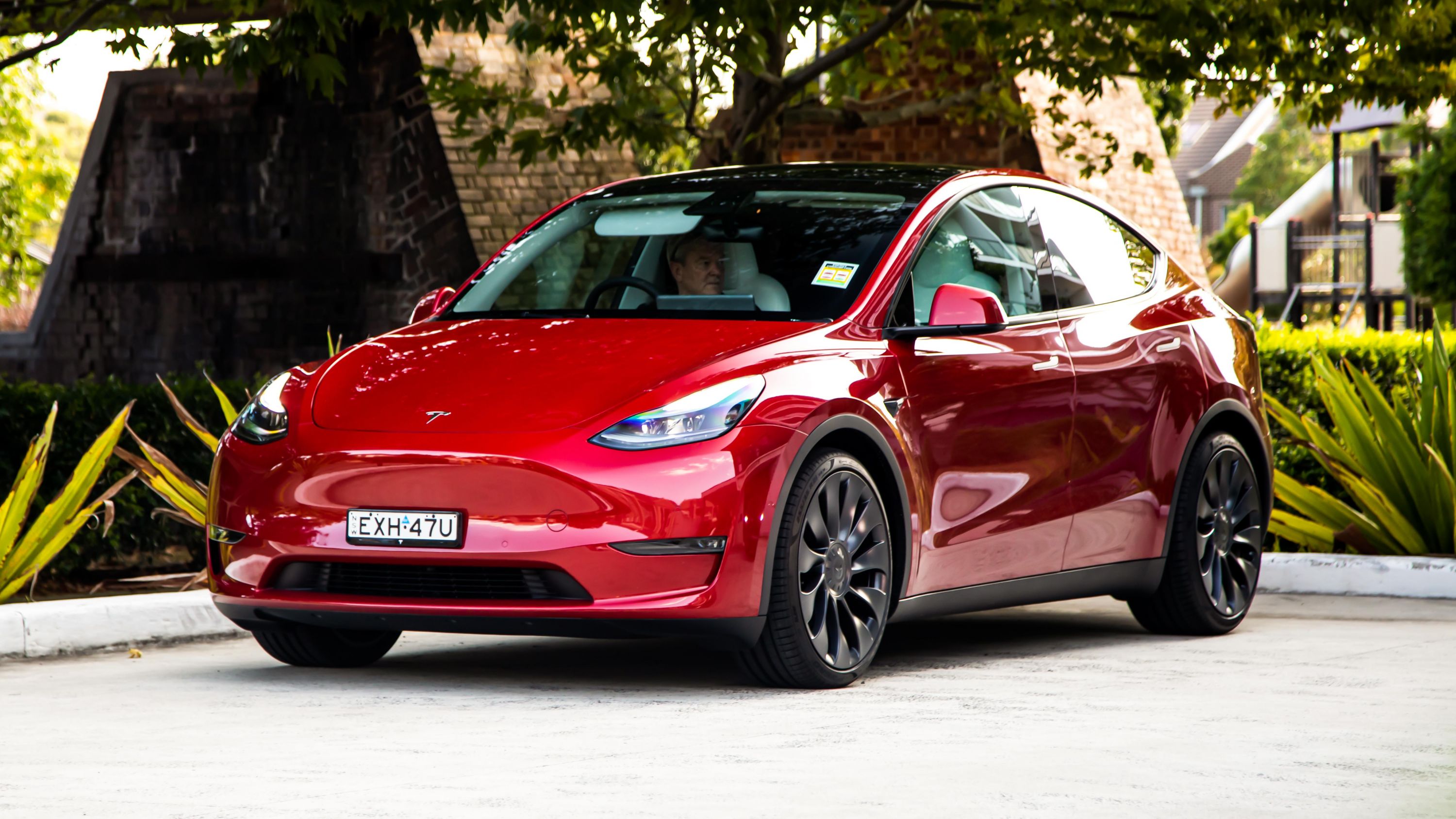 Tesla Model Y Performance: the sportier variant! - Review