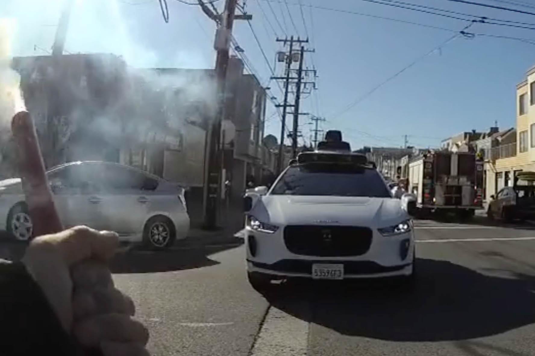 Watch police scream at a driverless car to make it stop | CarExpert
