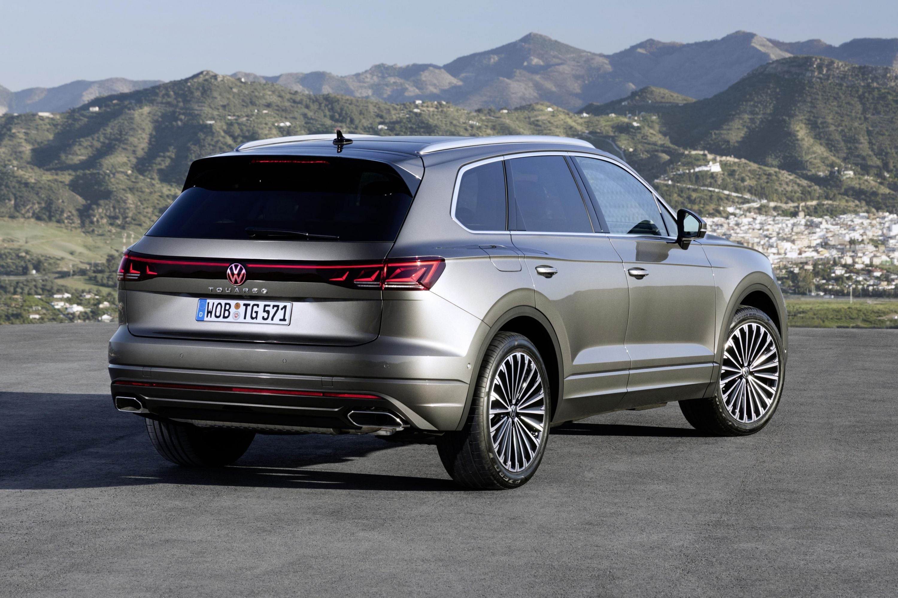 2024 Volkswagen Touareg Flagship SUV Gets Fresh Look Here Next Year 