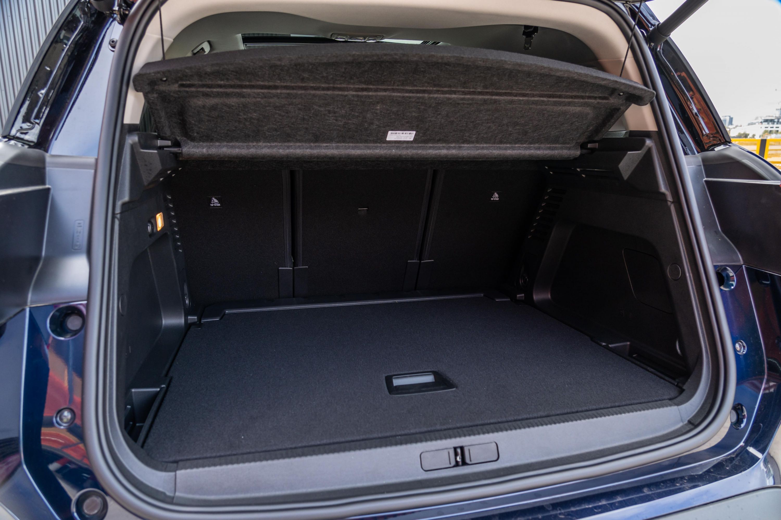 Peugeot 3008 Hybrid boot space, seating & practicality 2024