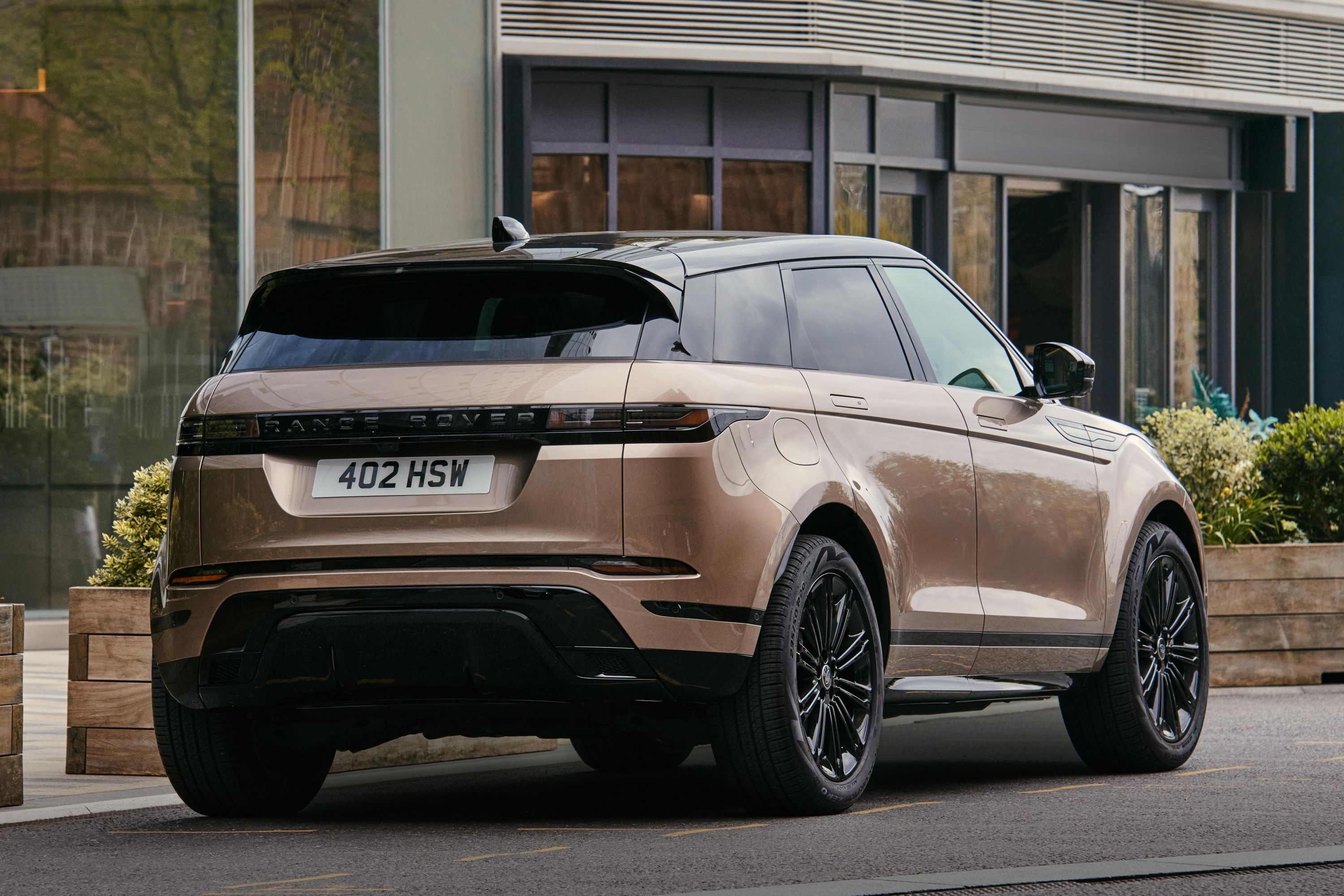 2021 Range Rover Evoque Bronze Collection Edition Revealed