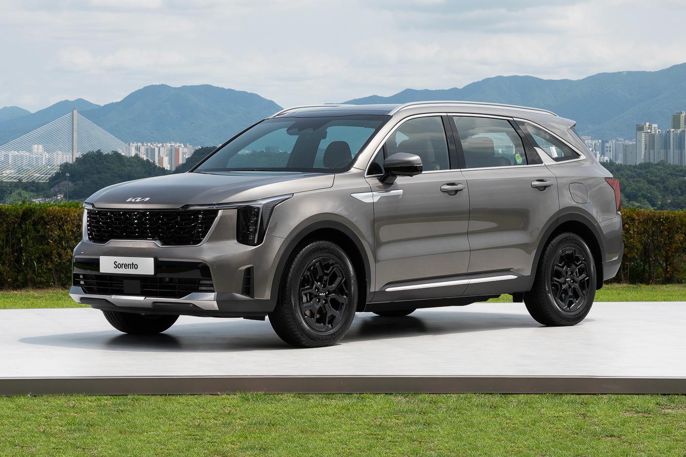 2024 Kia Sorento Adds an Off-Road X-Pro Trim and Gets a New Look
