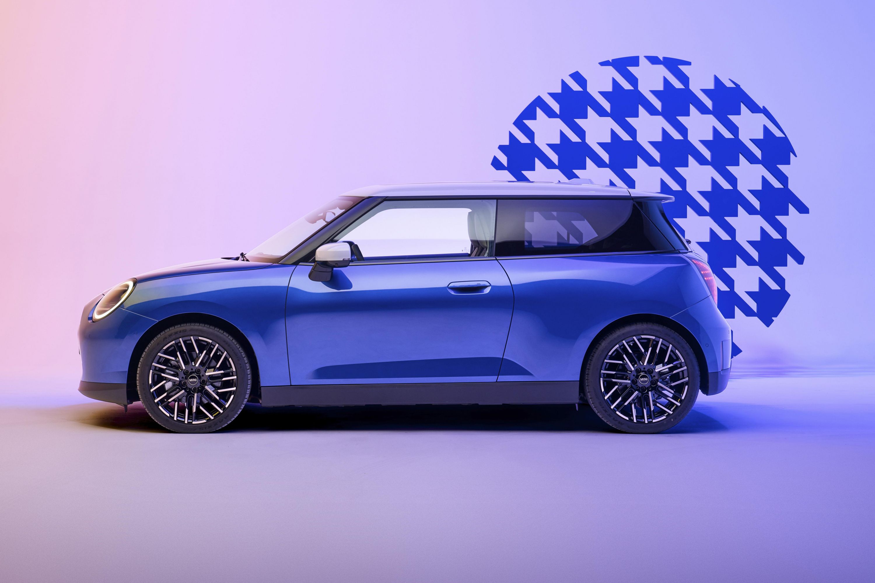 The new Mini Cooper electric car is now rolling down Chinese production ...