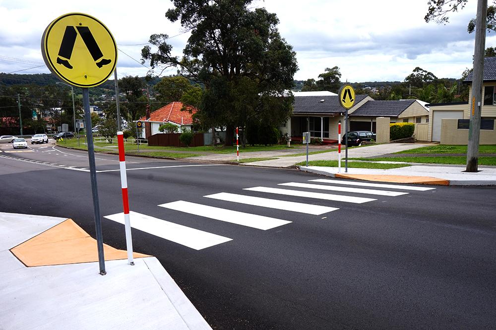 Road rules: children's crossings and pedestrian crossings 