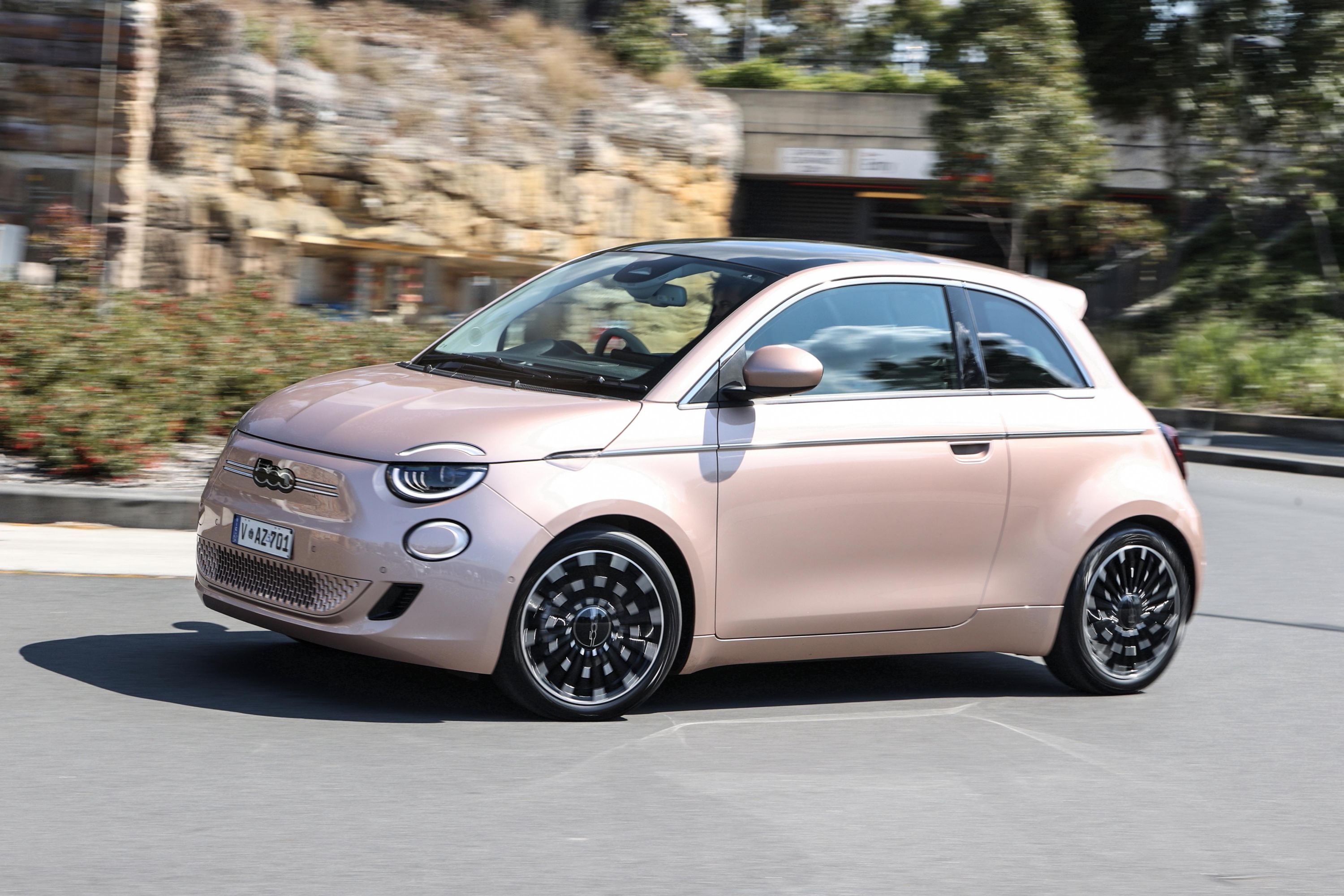 Fiat 500 Electric Review (2024)