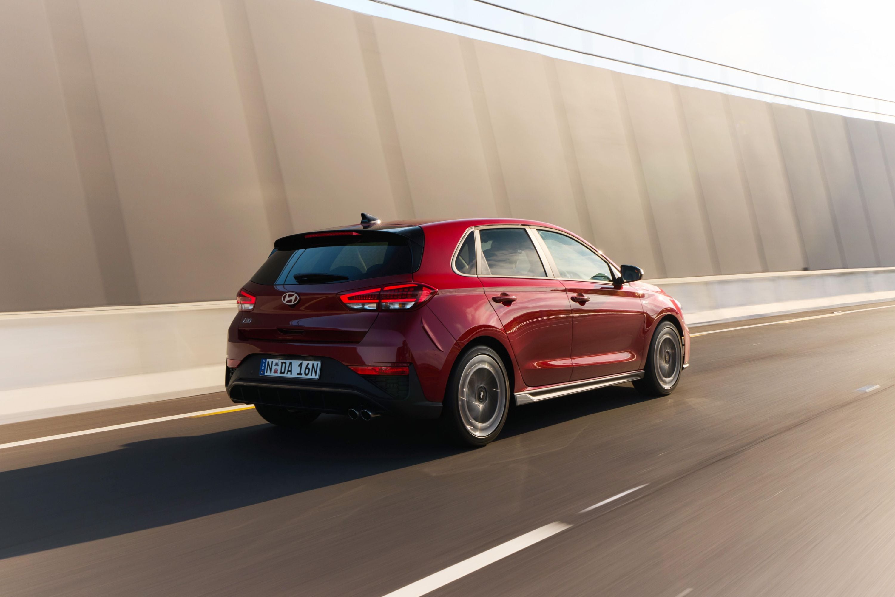 https://images.carexpert.com.au/resize/3000/-/app/uploads/2024/09/2025-Hyundai-i30-N-Line-hatch-21.jpg?_gl=1*jwxf44*_gcl_au*MTQwOTc2NTE1NC4xNzQ0ODAwNjQw