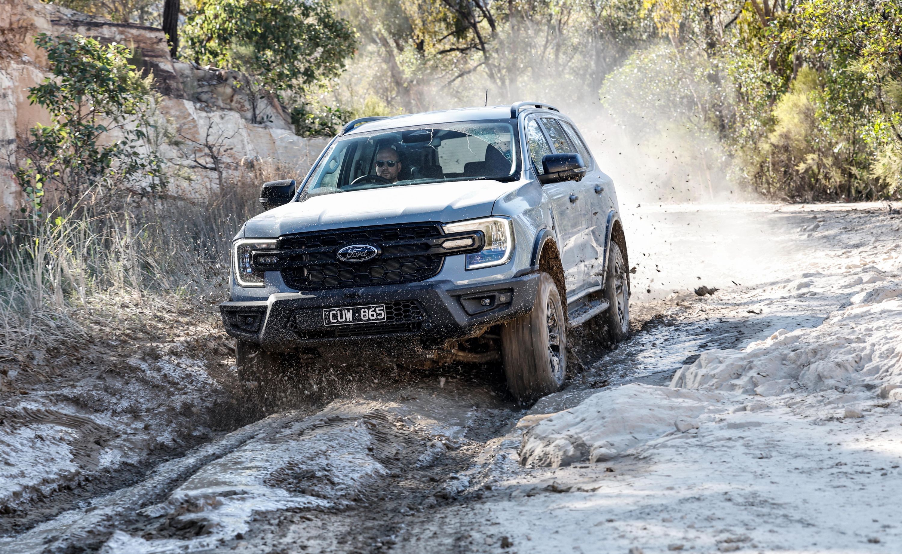 Ford Everest Tremor Review – आपकी नई साहसिक यात्रा का साथी 5 Ford Everest Tremor on off road.