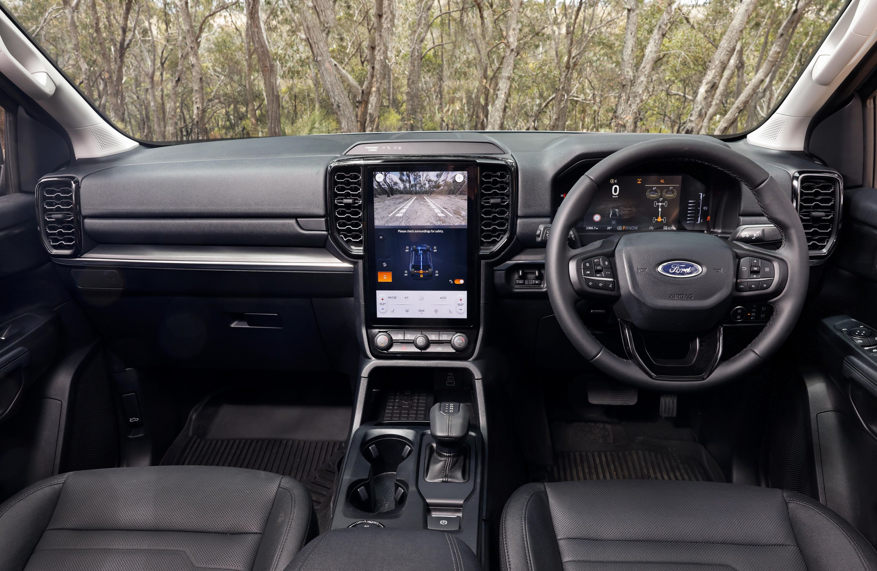 Ford Everest Tremor Review – आपकी नई साहसिक यात्रा का साथी 3 Ford Everest Tremor with interior look.