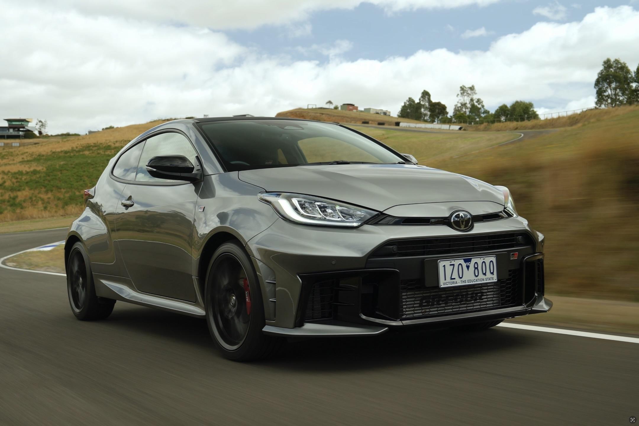 Toyota GR Yaris Review: अद्वितीय रैली कार का नया चेहरा और प्रदर्शन! 5 Toyota GR Yaris exterior: aggressive, sporty design.