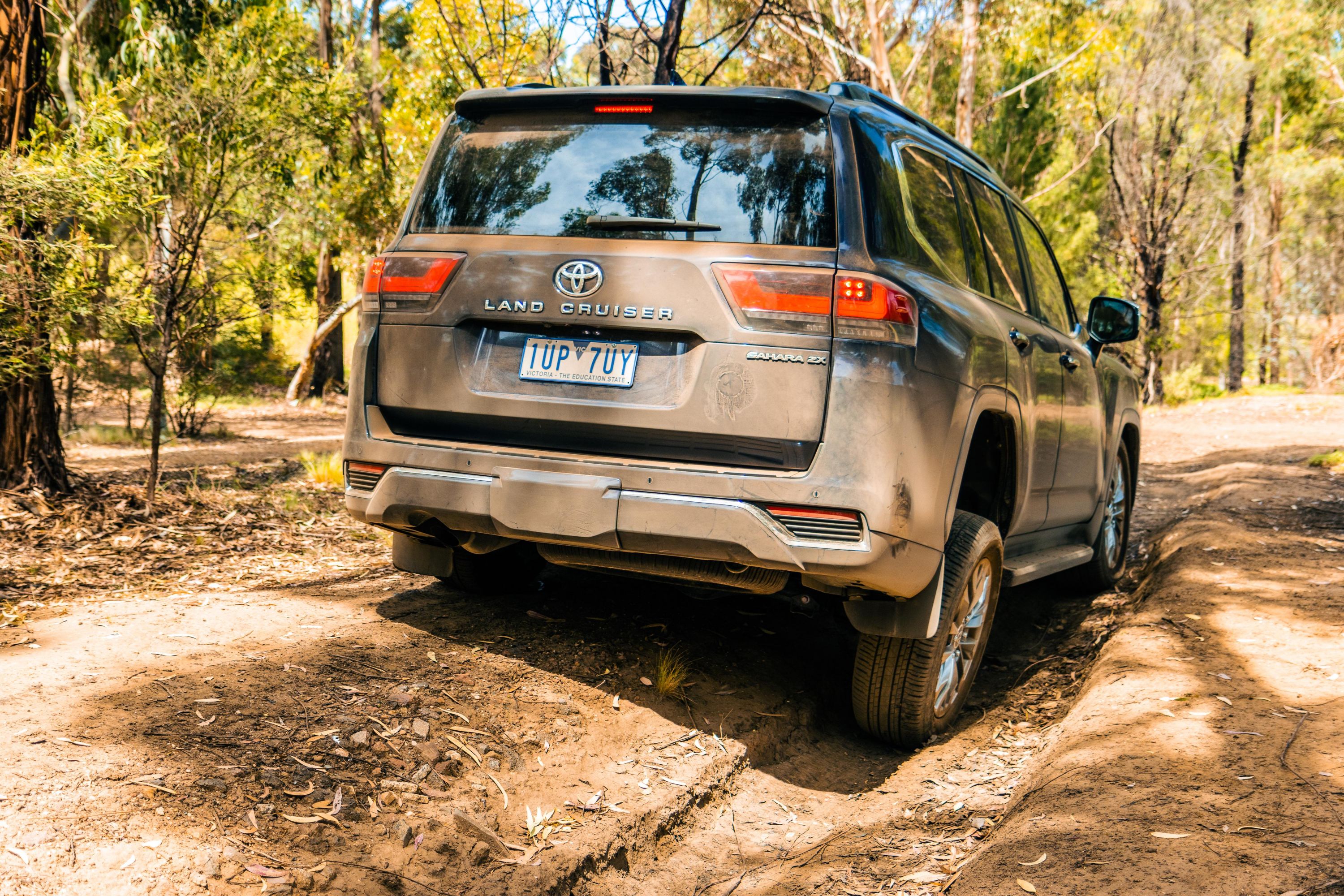 Sahara　です Sahara ZX | LandCruiser 300 4WD SUV | Toyota Australia