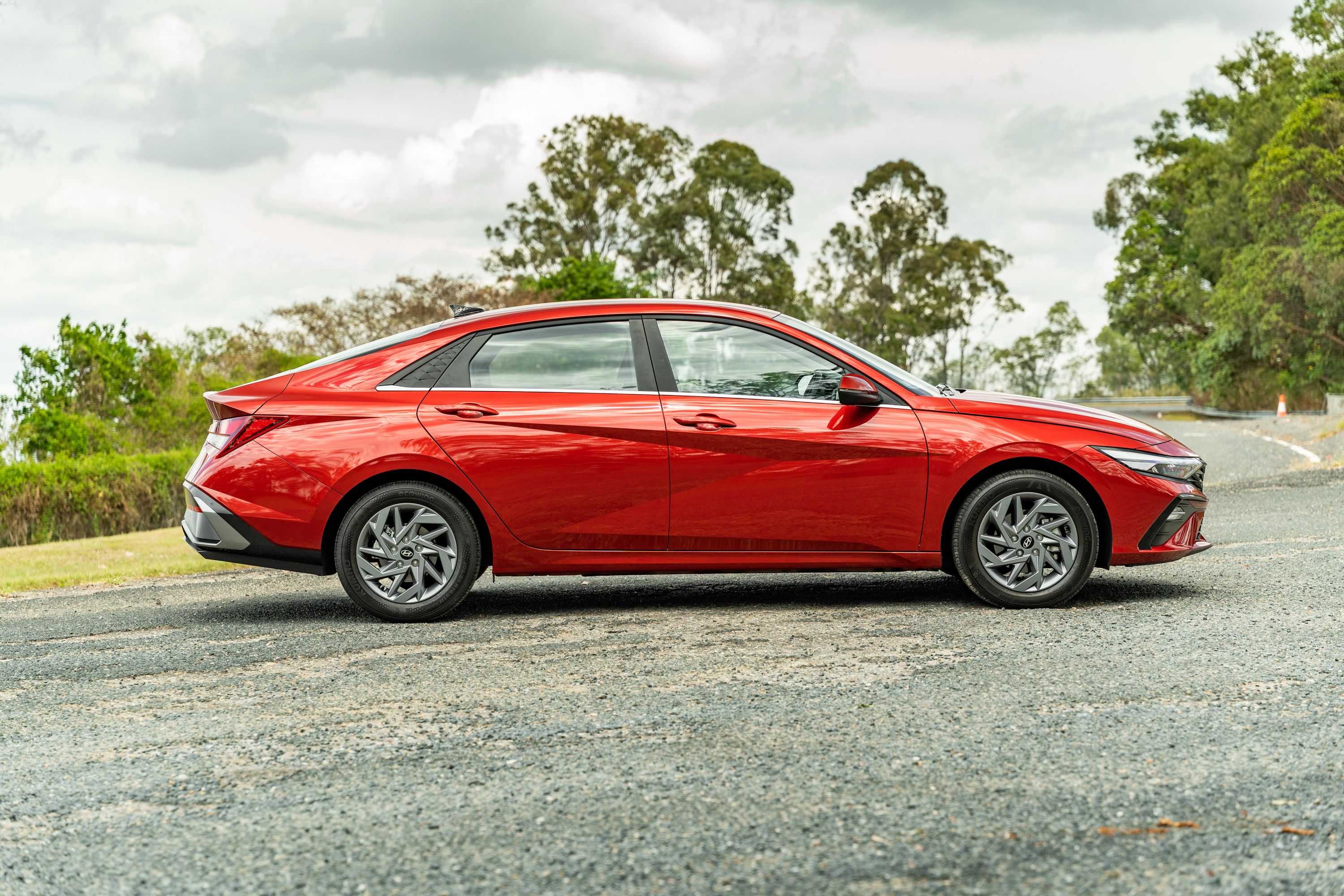 2024-10-2025-hyundai-i30-sedan-review-12.jpg