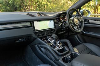 Porsche Communication Management (PCM) infotainment review