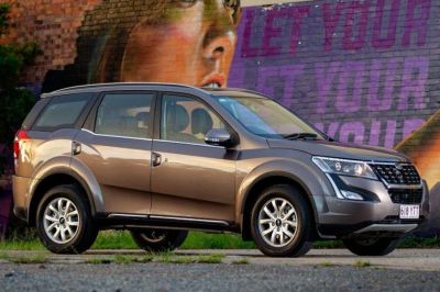 2022 Mahindra XUV500 - W6