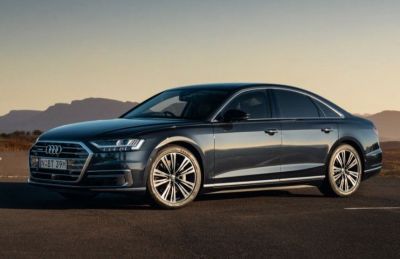 2025 Audi S8 - Base