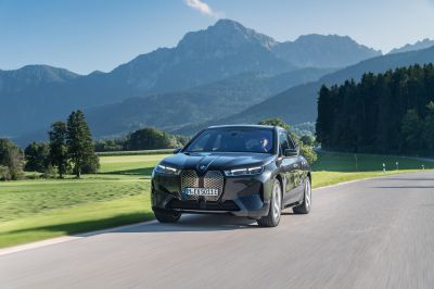2025 BMW iX - Base